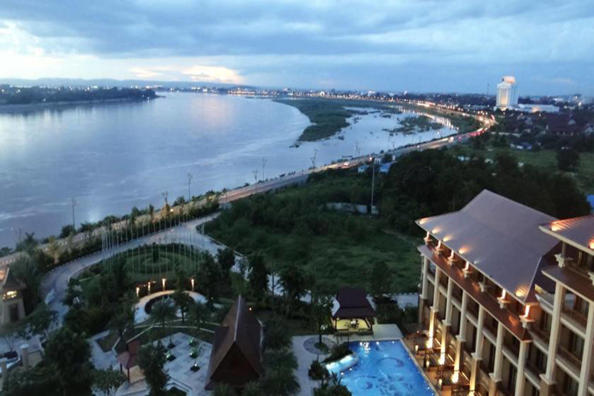 Landmark Mekong Riverside Hotel Vientiane Exterior photo